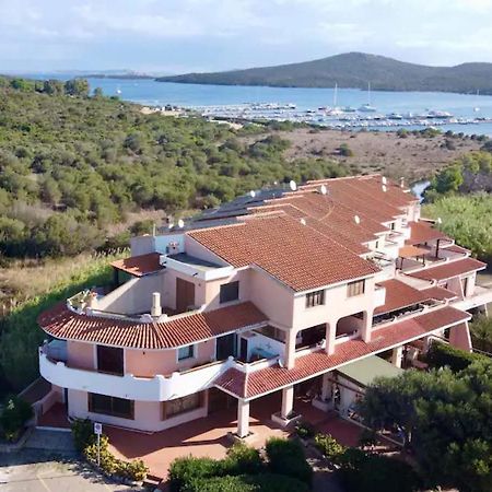 Romantico Appartamento Vista Mare Porto Pozzo Exterior foto